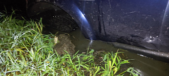 прошу помощи, вытащить машину застрял на спуске у реки. Зарылся капитально. До сухого покрытия метров 6-10. вытащить застрявшую машину Дискавери 4 