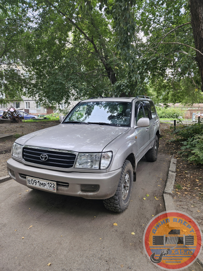 фото застрявшего Land cruiser 100 