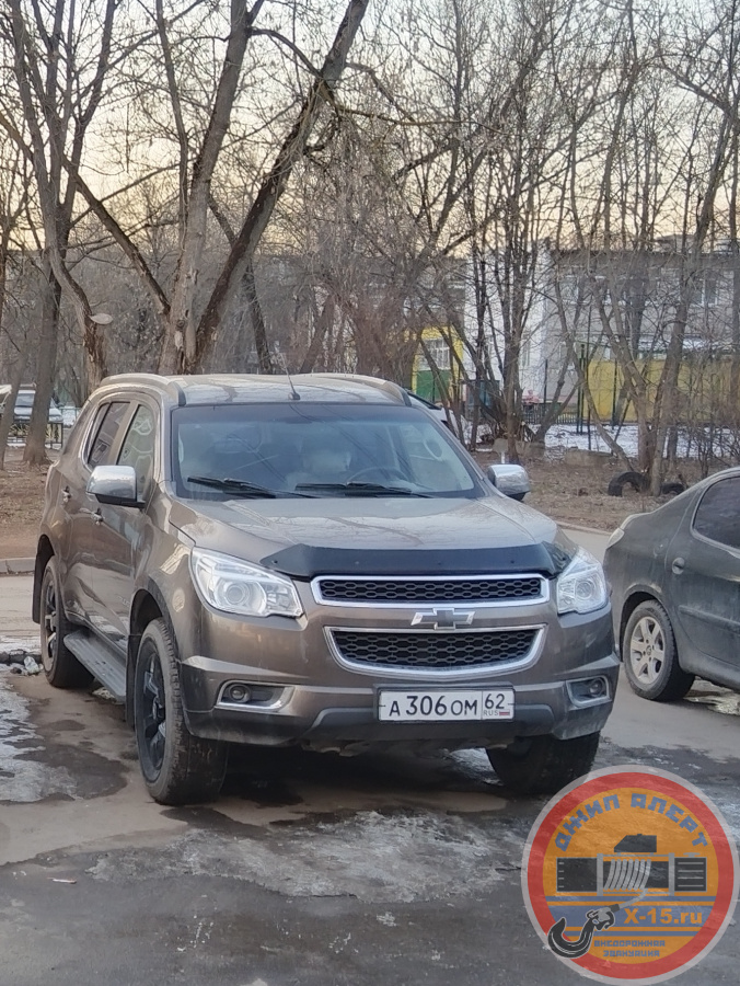 фото застрявшего Шевроле Трейлблейзер 2 