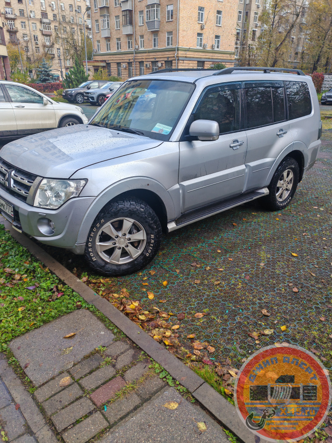 фото застрявшего Мицубиши Паджеро 