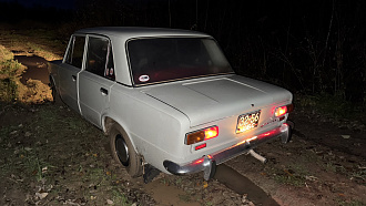 прошу помощи, вытащить на дорогу, застряла машина  вытащить застрявшую машину Ваз 