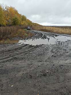 Подтянуть к асфальту вытащить застрявшую машину Съехал в поле и застрял 30 метров до твердого покрытия