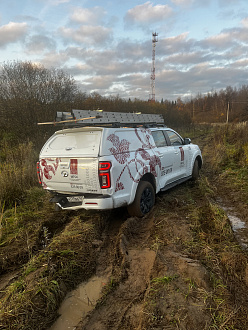 помогите,  вытащить застрявшую машину Грейт вол поер