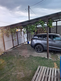 Выкатился машину на улицу для эвакуатора. Машина не заводится и заблокирована коробка и колеса вытащить застрявшую машину не указано