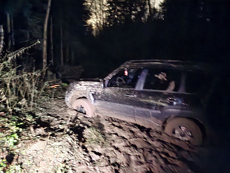 помогите, застрял, не могу выбраться  вытащить застрявшую машину нива