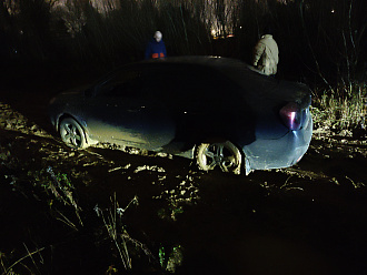 прошу помощи, машина застряла на размытой дороге вытащить застрявшую машину Джили gc