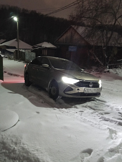 прошу помощи, здёрнуть с поребрика, затащить с Крупской 3-й пер. до переселенческой вытащить застрявшую машину Фольксваген поло