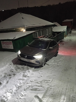 прошу помощи, здёрнуть с поребрика, затащить с Крупской 3-й пер. до переселенческой вытащить застрявшую машину Фольксваген поло