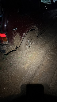 помогите,  вытащить застрявшую машину Нива