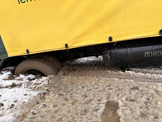 помогите,  вытащить застрявшую машину Газель