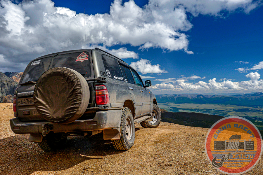 фото застрявшего Toyota Land Cruiser 105 