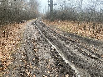 помогите пожалуйста,  застряли, трос есть.  вытащить застрявшую машину Ваз 