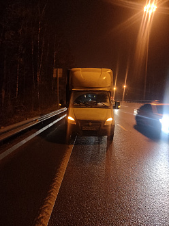 Нужен домкрат взорвалось переднее перекинуть надо одно колесо сзада на перед  вытащить застрявшую машину не указано