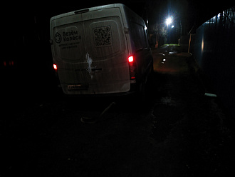 Помогите, застрял на фургоне. Стащило влево с дороги, в грязь. Дернуть назад, дальше сам выеду вытащить застрявшую машину Sollers Atlant