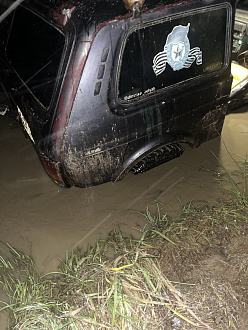 помогите, закончилось сцепление, дотащить до дороги, вытащить из Кувета вытащить застрявшую машину Нива