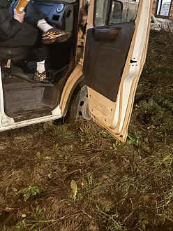 помогите,застрял не очень сильно но легло выжимное не ходу  вытащить застрявшую машину Газель некст 