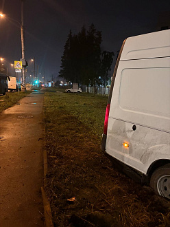 помогите пожалуйста,  при работе застряли, нужна помощь достать, застряли не сильно. вытащить застрявшую машину Газель некст цельнометаллическая, негруженная 