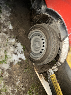 прошу помощи, застрял  вытащить застрявшую машину Ford transit 