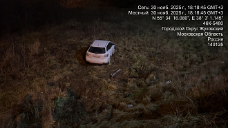 помогите, вытащить машину из кювета нужно пару джипов с лебедкой  люди попали в беду  вытащить застрявшую машину Мазда сх7