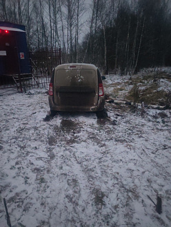 прошу помощи, застрял 15 м от асфальта вытащить застрявшую машину Лада ларгус