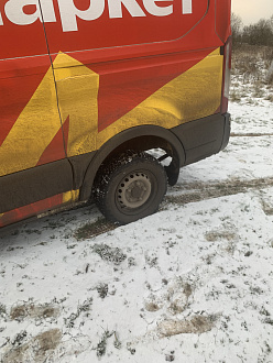 прошу помощи,  автомобиль пустой, вытянуть на твердое покрытие  вытащить застрявшую машину Форд транзит 