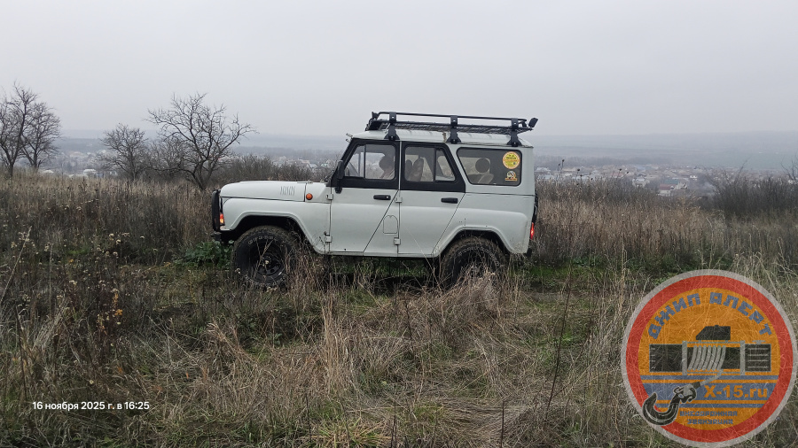 фото застрявшего УАЗ 469, Нива  