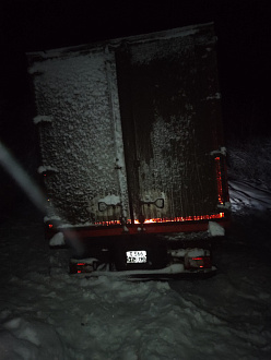 помогите, мы застряли направлялись с Тверской области в Ярославскую стоим между Суслово и головеньки.Мы сотрудники Бристоль. вытащить застрявшую машину Грузовой Фотон 