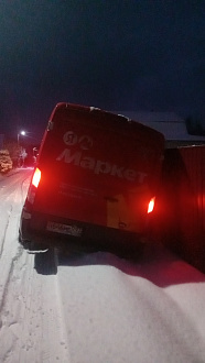 помогите пожалуйста,   вытащить застрявшую машину FORD TRANZIT