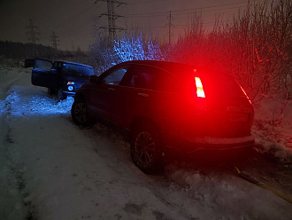 помогите, вытащить машину в поле вытащить застрявшую машину Застряли 2 нивы и Хонда црв