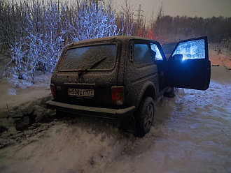 помогите, вытащить машину в поле вытащить застрявшую машину Застряли 2 нивы и Хонда црв