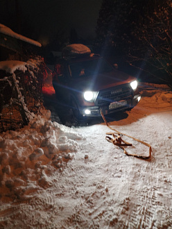 прошу помощи, дёрнуть машину, одним колесом сползла в канаву внутри снт вытащить застрявшую машину Haval dargo