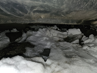 помогите пожалуйста,   вытащить застрявшую машину Газель