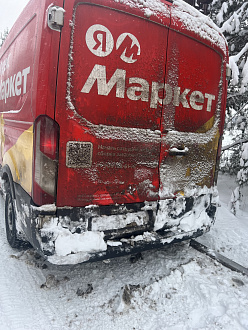 Заехал за бордюр  вытащить застрявшую машину Ford transit 