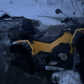 помогите пожалуйста,  вытащить квадроцикл  из леса , не заводится и порвалась лебедка . 50 метров до дороги  вытащить застрявшую машину Квадроцикл.