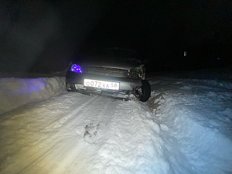 Прошу помощи, вытащить машину, застряли в частном секторе дернуть 130м вытащить застрявшую машину вытащить из снега