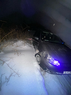 Прошу помощи, вытащить машину, застряли в частном секторе дернуть 130м вытащить застрявшую машину вытащить из снега