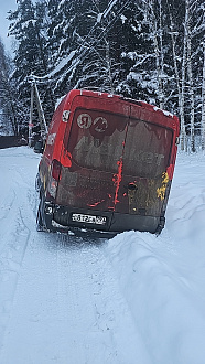 прошу помощи,  вытащить застрявшую машину Транзит