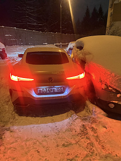 помогите пожалуйста,  протянуть зад авто, двор, необходим трос, о цене договоримся вытащить застрявшую машину BMW купе