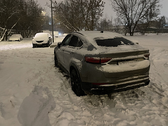 помогите пожалуйста,  резина лето. приехал из Краснодара, не успел переобуться и застрял в глубоком снегу . Нужно оттащить до асфальта ориентировочно 1км вытащить застрявшую машину Geely Tugella