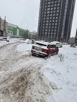помогите пожалуйста,   вытащить застрявшую машину Джолион 
