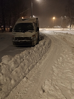 помогите пожалуйста вытащить застрявшую машину Hyundai porter 2