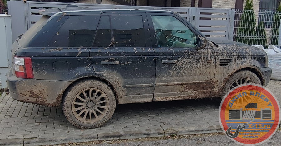 фото застрявшего Land Rover Range Rover Sport  