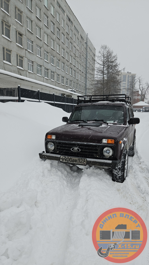 фото застрявшего Lada Niva 4x4 село Орудьево