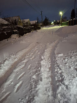 помогите пожалуйста, вытащить машину, трос есть  вытащить застрявшую машину Geely atlas pro 