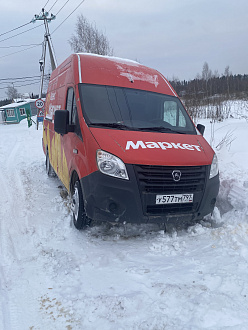 прошу помощи,  вытащить застрявшую машину не указано