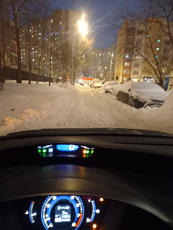 помогите, застрял во дворе брюхо на снег лег вытащить застрявшую машину Honda civic