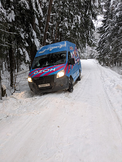 помогите, застрял  вытащить застрявшую машину Газель