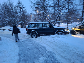 помогите,  вытащить застрявшую машину Паджеро