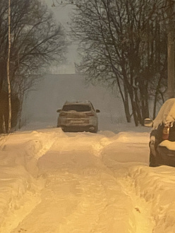 помогите пожалуйста,  протащить 10 метров, сел на подрамник в колее вытащить застрявшую машину Hundai creta