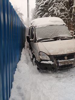 помогите пожалуйста,  съехал в колею(( вытащить застрявшую машину Газель 